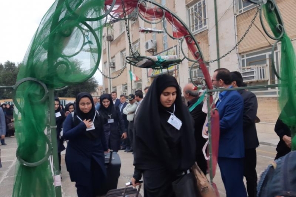اعزام بیش از 200نفر از دانش آموزان دخترانه مقطع پیش دانشگاهی شهرستان به اردوهای فرهنگی و علمی
