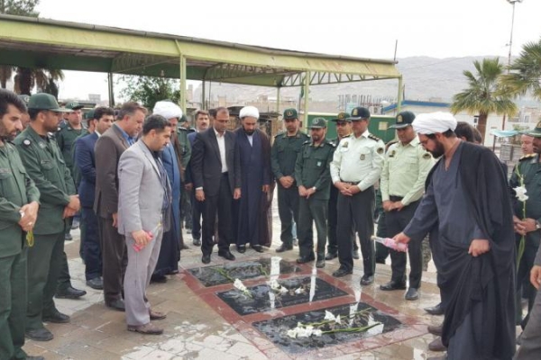 مزار شهدای شهرستان سرپل ذهاب غباروبی و عطرافشانی شد