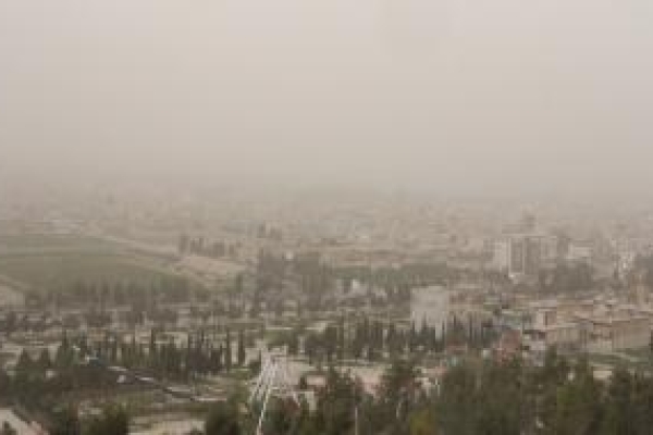  ورود گرد و غبار به آسمان سرپل ذهاب/ دید افقی به یک هزار متر رسید