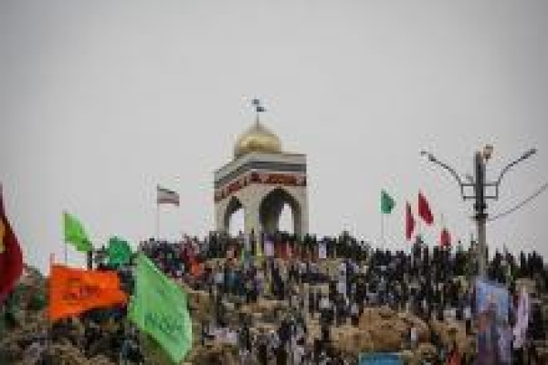 حماسه آفرینی هنرمندان و دانشجویان بسیجی کرمانشاه در یادمان‌ بازی‌دراز
