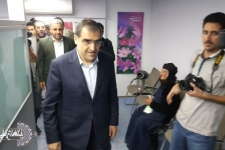  جراحی چشم 11 بیمار مناطق زلزله زده سرپل ذهاب توسط وزیر بهداشت