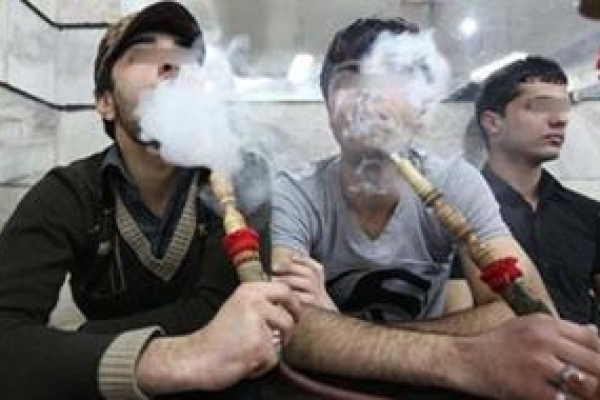 "کام‌های مرگ‌آور" با طعم "نعناع و دوسیب" /"تحفه استعماری" پای ثابت "بساط جوانان