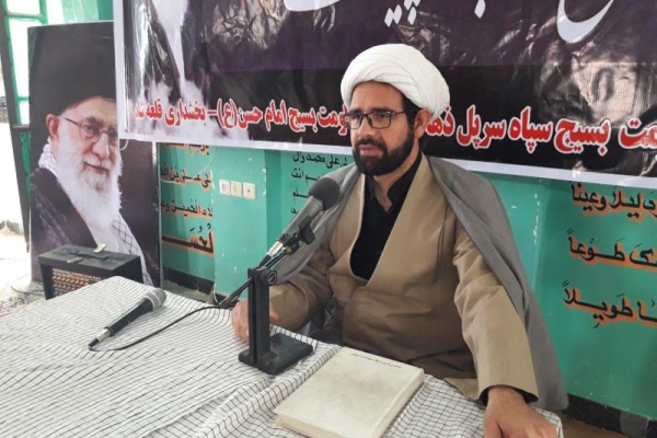زنده نگهداشتن یاد امام خمینی(ره) مسیر آینده جامعه را تبیین می کند/ضرورت احیاء منش و تفکر امام خمینی(ره) و تبیین آن در جامعه 