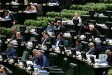 نمایندگان مجلس شورای اسلامی با بررسی اولویت‌دار لایحه اصلاح ساختار دولت مخالفت کردند.