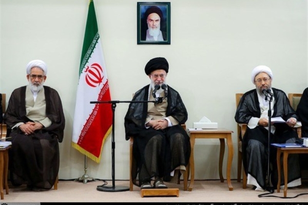  امام‌خامنه‌ای: دستگاه قضا با مختل‌کنندگان امنیت اقتصادی برخورد کند؛ قاضی خیانت کار به مردم معرفی شود