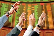 با توجه به تغییر ساعت کار ادارات، ساعت معاملات در بورس تغییر نمی کند