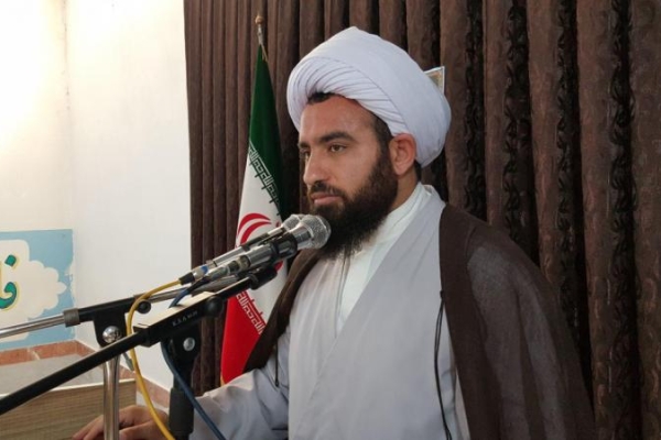 گفتگو و تعامل بامستکبران برای حل مشکلات کشور سازنده نیست / دشمن به دنبال ترویج بی حجابی و گسیختگی بنیان خانواده هاست