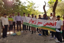 جمع آوری و پاکسازی محیط زیست بخشی از منطقه سراب سید صادق در شهرستان