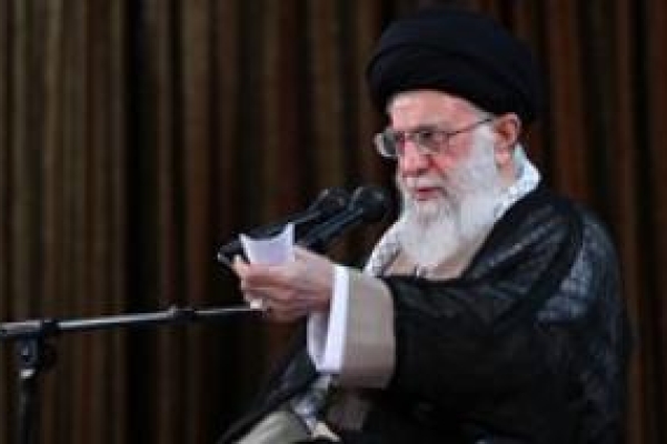 تصور حل مشکلات از راه مذاکره یا رابطه با آمریکا خطایی واضح است