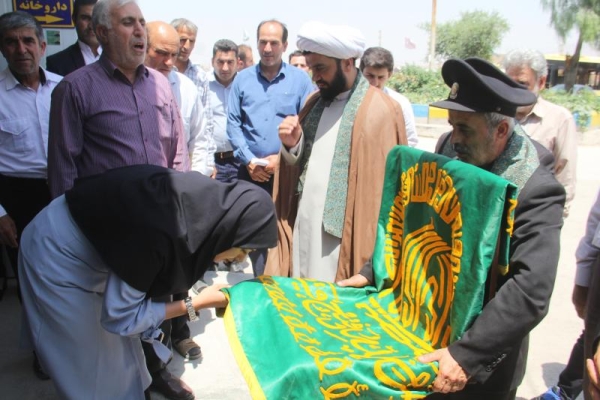 خادمان حرم امام رضا (ع) از بیماران بیمارستان شهدا سرپلذهاب عیادت کردند