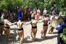 جشن چله تابستان در روستای زردویی برگزار شد