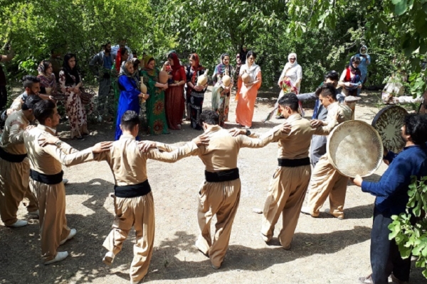 جشن چله تابستان در روستای زردویی برگزار شد