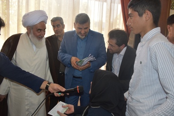 معلولین ضایعه نخاعی شهرستان سرپل ذهاب با امام جمعه کرمانشاه دیدار کردند