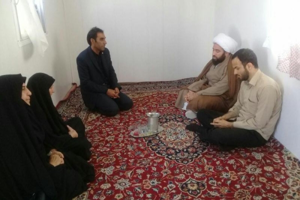 دیدارامام جمعه سرپل ذهاب با دو زن موفق سرپرست خانوارتحت پوشش بهزیستی در شهرستان 