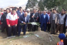 یادبودی برای سالگرد درگذشتگان زلزله مرگبار غرب +تصاویر