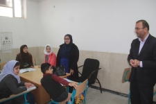 فرماندارسرپل ذهاب با دانش آموزان مدرسه استثنایی توحید این شهرستان دیدار کردند+تصاویر