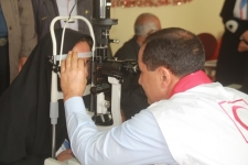 ویزیت رایگان بیماران توسط اکیپ جامعه چشم پزشکی استان کرمانشاه در سرپل ذهاب