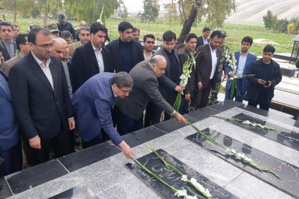 غباروبی مزار شهدای سراب  قلعه شاهین در شهرستان زلزله زده سرپل ذهاب