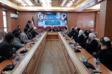 جلسه هم اندیشی روحانیون اهل تسنن و تشیع در سرپل ذهاب برگزار شد