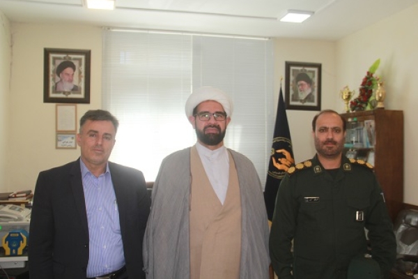 دیدار صمیمی سپاه پاسداران سرپل ذهاب با مدیر و کارکنان کمیته امداد امام خمینی (ره) شهرستان