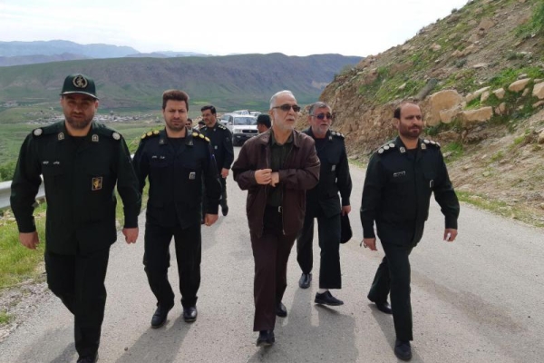 بازدید فرمانده قرارگاه نجف اشرف سپاه و فرمانده سپاه حضرت نبی اکرم (ص) استان کرمانشاه از یادمان بازی دراز سرپل ذهاب