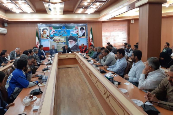 تجلیل از کارگران نمونه شهرستان سرپل ذهاب به مناسبت هفته کارگرصورت گرفت