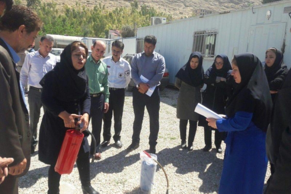 برگزاری کارگاه آموزشی اطفاء حریق در شبکه بهداشت و درمان شهرستان