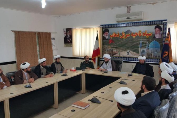 دیدارامام جمعه سرپل ذهاب و جمعی ازروحانیون شهرستان با فرماندهی جدید سپاه ناحیه سرپل ذهاب 