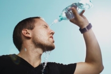 علائم گرمازدگی را بشناسید/ فرد گرمازده را چطور از مرگ نجات دهیم؟