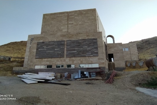 فقدان فرهنگ ساخت در پروژه فرهنگی سرپلذهاب / وقتی پروژه مصوب سفر رهبر انقلاب روی زمین می ماند