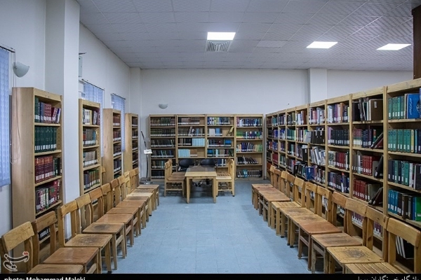 برنامه های هفته کتاب در بستر فضای مجازی برگزار می شود / کمبود اعتبار و مشکلات قانونی مانع تکمیل کتابخانه های عمومی تخریب شده سطح شهر است