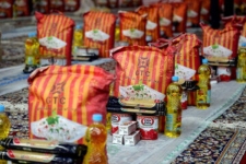 تهیه وتوزیع 100بسته کمک معیشتی در طرح رزمایش احسان