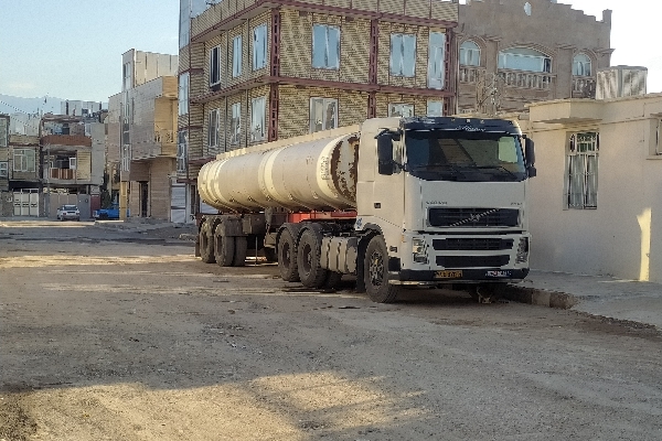 خطر انفجار کامیون های حامل سوخت بیخ گوش سرپلذهاب/ بمب های متحرک در خیابان های شهر