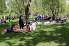 در روز طبیعت(سیزده به در)اتراق در پارک ها و بوستان های شهر ممنوع میباشد