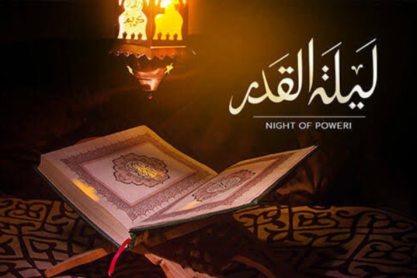 پخش زنده مراسم احیاء لیالی قدر در حرم احمدابن اسحاق(ره) سرپلذهاب در شبکه زاگرس