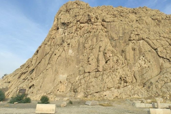بازدید مدیرکل میراث فرهنگی و گردشگری استان کرمانشاه و مسئولین شهرستان سرپلذهاب از آثار تاریخی آنوبانی نی و تخصیص اعتبار برای مرمت سازی