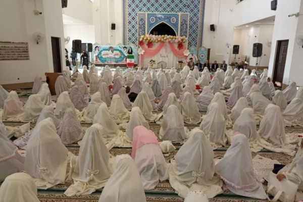 جشن تکلیف و عبادت دانش آموزان دختر در شهرستان سرپل ذهاب برگزار شد
