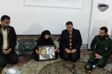 دیدار مسئولین سرپل‌ذهاب با خانواده های شهداء و جانبازان دفاع مقدس