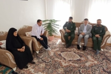دیدار مسئولین با خانواده های معظم شهدای شهرستان