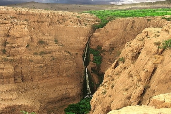 مسدود شدن مسیر رسیدن به آبشار پیران در سرپل ذهاب/ تا اطلاع ثانویه گردشگران از سفر به آبشار خودداری کنند
