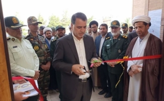 افتتاح نمایشگاه عکس «خرمشهر» به مناسبت سالروز آزادسازی خرمشهر در جوارحرم احمدابن اسحاق(ره) در سرپل ذهاب