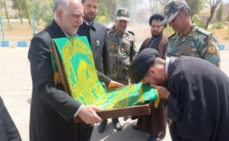 کاروان زیر سایه خورشید با استقبال دلاور مردان تیپ ۷۱ پ.م پادگان ابوذر وارد سرپل ذهاب شد