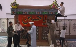 مردم سرپل ذهاب مهیای اقامه عزای سالار شهیدان شدند/ از سیاه پوش کردن مساجد و کوچه ها تا جانمایی موکب ها و آمادگی عزاداری در هیئت ها