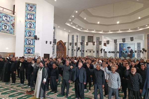 تجمع نمازگزاران سرپل‌ذهابی در محکومیت اهانت به ساحت قرآن کریم