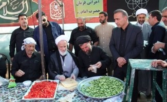 خدمات رسانی موکب های سرپل‌ذهاب به زوار اربعین حسینی در مسیر برگشت همچنان ادامه دارد