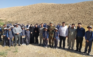 بازدید دانش آموزان مدرسه ابتدایی ادب در سرپلذهاب از پناهگاه حیات وحش قراویز
