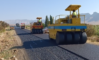 احداث و روکش آسفالت بیش از ۱۰۰ کیلومتر از راه های فرعی و اصلی شهرستان