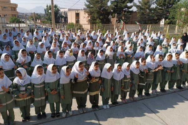 زنگ هفته کتاب و کتابخوانی در مدارس سرپلذهاب به صدا درآمد