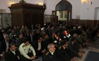 دیدار فرماندار ، فرمانده سپاه،جمعی از مسئولین و بسیجیان سرپل‌ذهاب با امام جمعه موقت شهرستان
