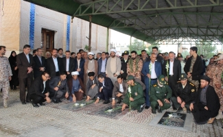 مزار شهدا شهرستان سرپلذهاب غبارروبی و عطرافشانی شد